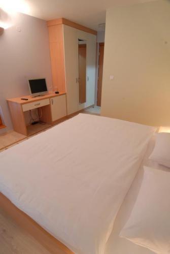 Feri 3* Gornja Grkarica